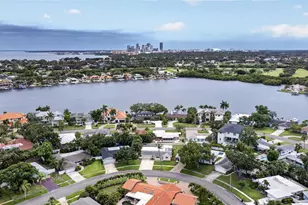 1563 Eden Isle Blvd NE, Saint Petersburg, FL 33704 - Photo 3