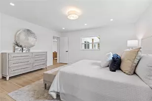 1563 Eden Isle Blvd NE, Saint Petersburg, FL 33704 - Photo 25
