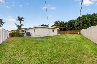 1563 Eden Isle Boulevard NE, Saint Petersburg, FL 33704 - Photo 41