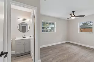 6532 S West Shore Circle, Tampa, FL 33616 - Photo 13