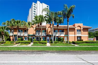 920 North Shore Drive NE, Saint Petersburg, FL 33701 - Photo 1