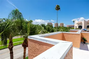 920 N Shore Dr NE, Saint Petersburg, FL 33701 - Photo 39