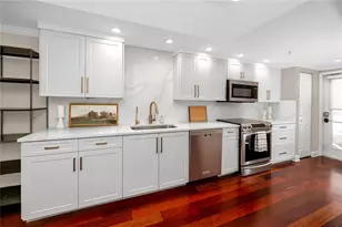 920 N Shore Dr NE, Saint Petersburg, FL 33701 - Photo 7
