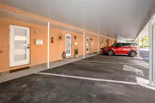 920 N Shore Dr NE, Saint Petersburg, FL 33701 - Photo 41