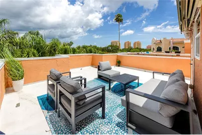 920 North Shore Drive NE, Saint Petersburg, FL 33701 - Photo 3