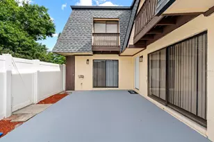 8118 Oak Trace Way, Tampa, FL 33634 - Photo 17