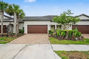 10462 Weldon Cork Wy, San Antonio, FL 33576 - Photo 1