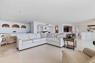 5700 Mariner St, Tampa, FL 33609 - Photo 9