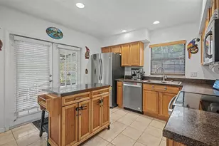 16317 Caliente Pl, Tampa, FL 33624 - Photo 9