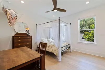 610 5th Street N, Saint Petersburg, FL 33701 - Photo 25