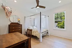 610 5th St N, Saint Petersburg, FL 33701 - Photo 25