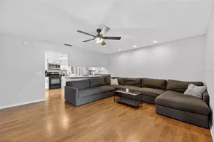 703 Isleton Dr, Brandon, FL 33511 - Photo 23