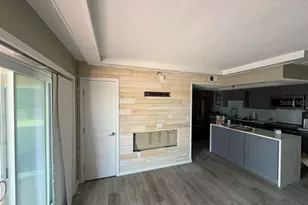 7432 Sunshine Skyway Ln S, Saint Petersburg, FL 33711 - Photo 5