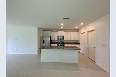 11131 Radiant Shore Loop, San Antonio, FL 33576 - Photo 5