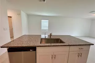 11131 Radiant Shore Loop, San Antonio, FL 33576 - Photo 7