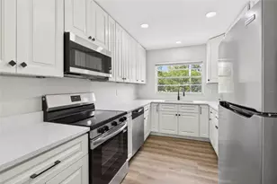 25342 Carnoustie Dr, Sorrento, FL 32776 - Photo 5