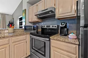 1039 Normandy Trace Rd, Tampa, FL 33602 - Photo 7