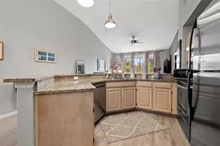 1039 Normandy Trace Rd, Tampa, FL 33602 - Photo 11