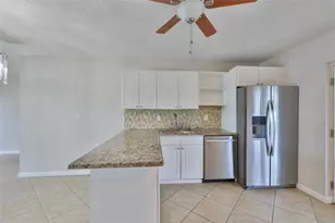 207 Islip Way, Sun City Center, FL 33573 - Photo 5