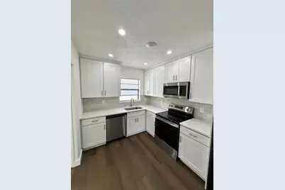 2001 30th Street S, Saint Petersburg, FL 33712 - Photo 13