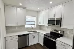 2001 30th St S, Saint Petersburg, FL 33712 - Photo 13