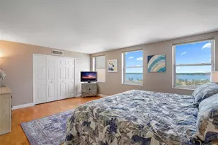 10355 Paradise Blvd, Saint Petersburg, FL 33706 - Photo 15