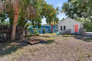 1717 18th St S, Saint Petersburg, FL 33712 - Photo 29