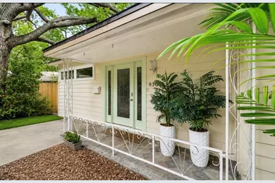 930 Montrose Boulevard N, Saint Petersburg, FL 33703 - Photo 3