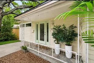 930 Montrose Blvd N, Saint Petersburg, FL 33703 - Photo 3