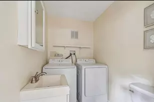 930 Montrose Blvd N, Saint Petersburg, FL 33703 - Photo 23