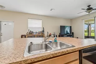 5017 White Sanderling Ct, Tampa, FL 33619 - Photo 13