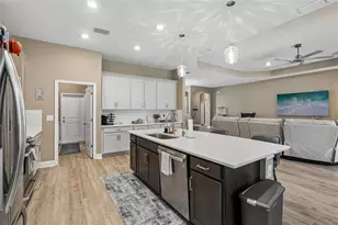 902 Tierra Dr, Spring Hill, FL 34609 - Photo 7