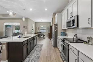 902 Tierra Dr, Spring Hill, FL 34609 - Photo 9