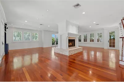1124 Seville Lane NE, Saint Petersburg, FL 33704 - Photo 29