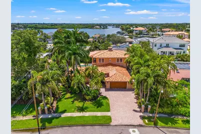 1124 Seville Lane NE, Saint Petersburg, FL 33704 - Photo 7