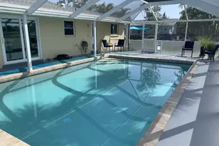 34 Golfview Ct, Rotonda West, FL 33947 - Photo 3