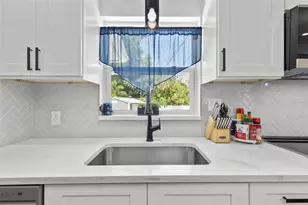 4832 5th St S, Saint Petersburg, FL 33705 - Photo 11