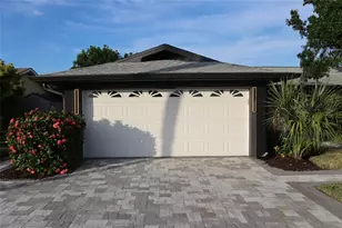1019 Spindle Palm Way, Apollo Beach, FL 33572 - Photo 3
