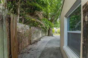 130 41st Ave NE, Saint Petersburg, FL 33703 - Photo 27