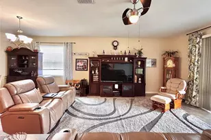 619 Wabash Breeze Cir, Ruskin, FL 33570 - Photo 9