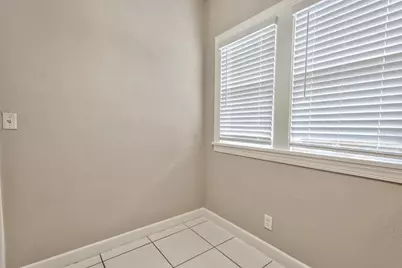 1230 27th Street N, Saint Petersburg, FL 33713 - Photo 17