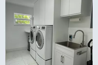 11180 9th Street E, Treasure Island, FL 33706 - Photo 17