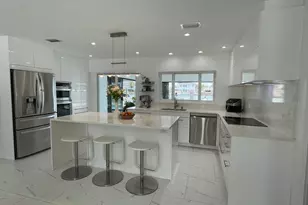 11180 9th St E, Treasure Island, FL 33706 - Photo 3