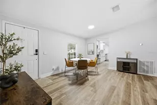 5203 N Mendenhall Dr, Tampa, FL 33603 - Photo 15