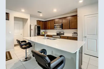 30344 Marquette Ave, Wesley Chapel, FL 33545 - Photo 7