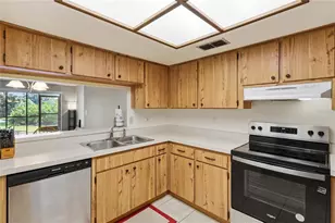2685 Sabal Springs Cir, Clearwater, FL 33761 - Photo 7