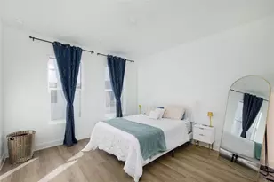 317 15th St N, Saint Petersburg, FL 33705 - Photo 13