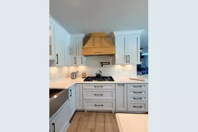 3921 Belle Vista Drive E, Saint Pete Beach, FL 33706 - Photo 5