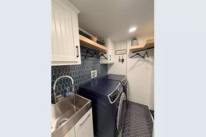 3921 Belle Vista Drive E, Saint Pete Beach, FL 33706 - Photo 17