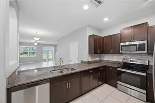 724 Royal Empress Dr, Ruskin, FL 33570 - Photo 13